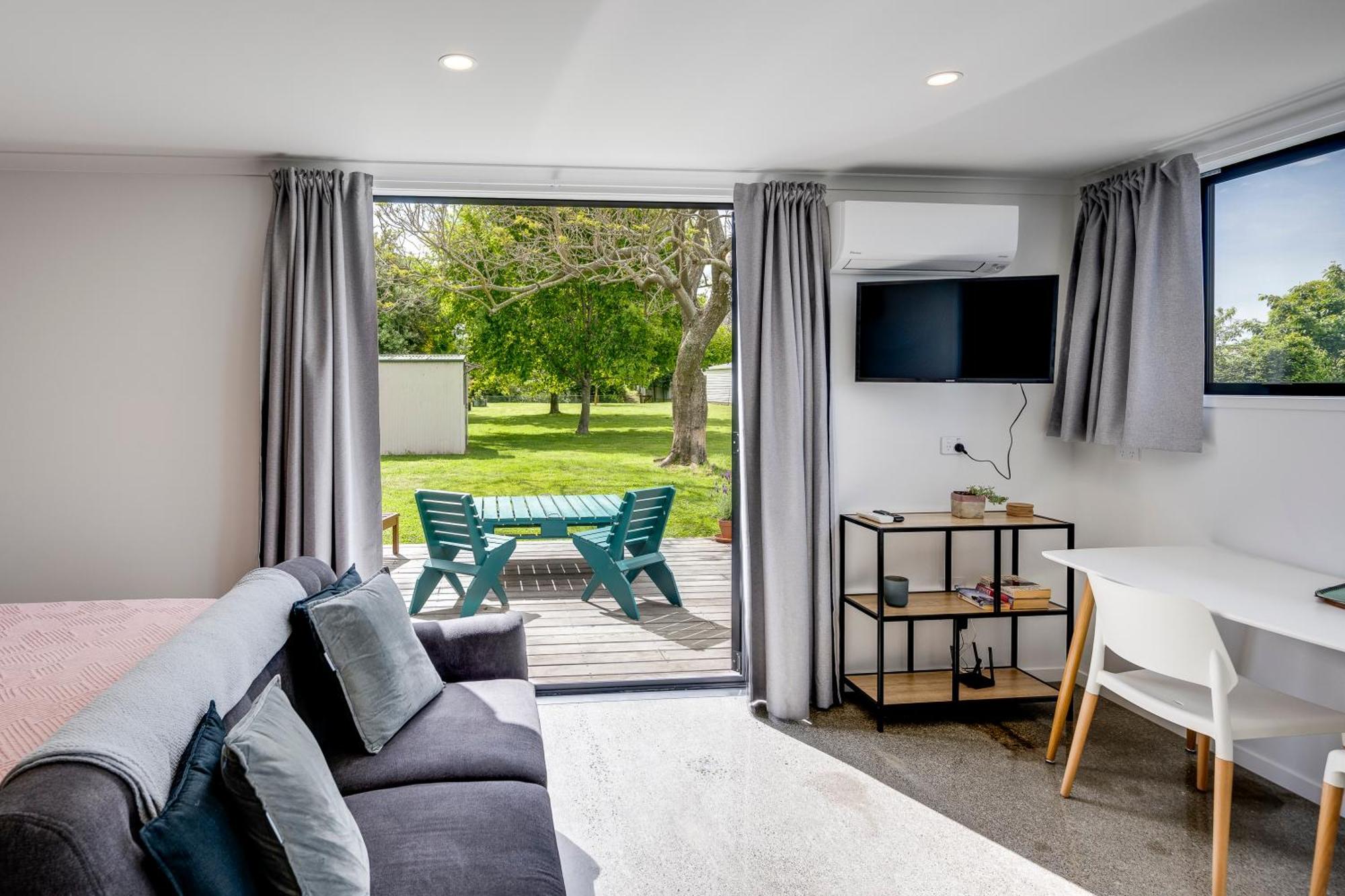 Modern Studio Near Clive River Exteriér fotografie
